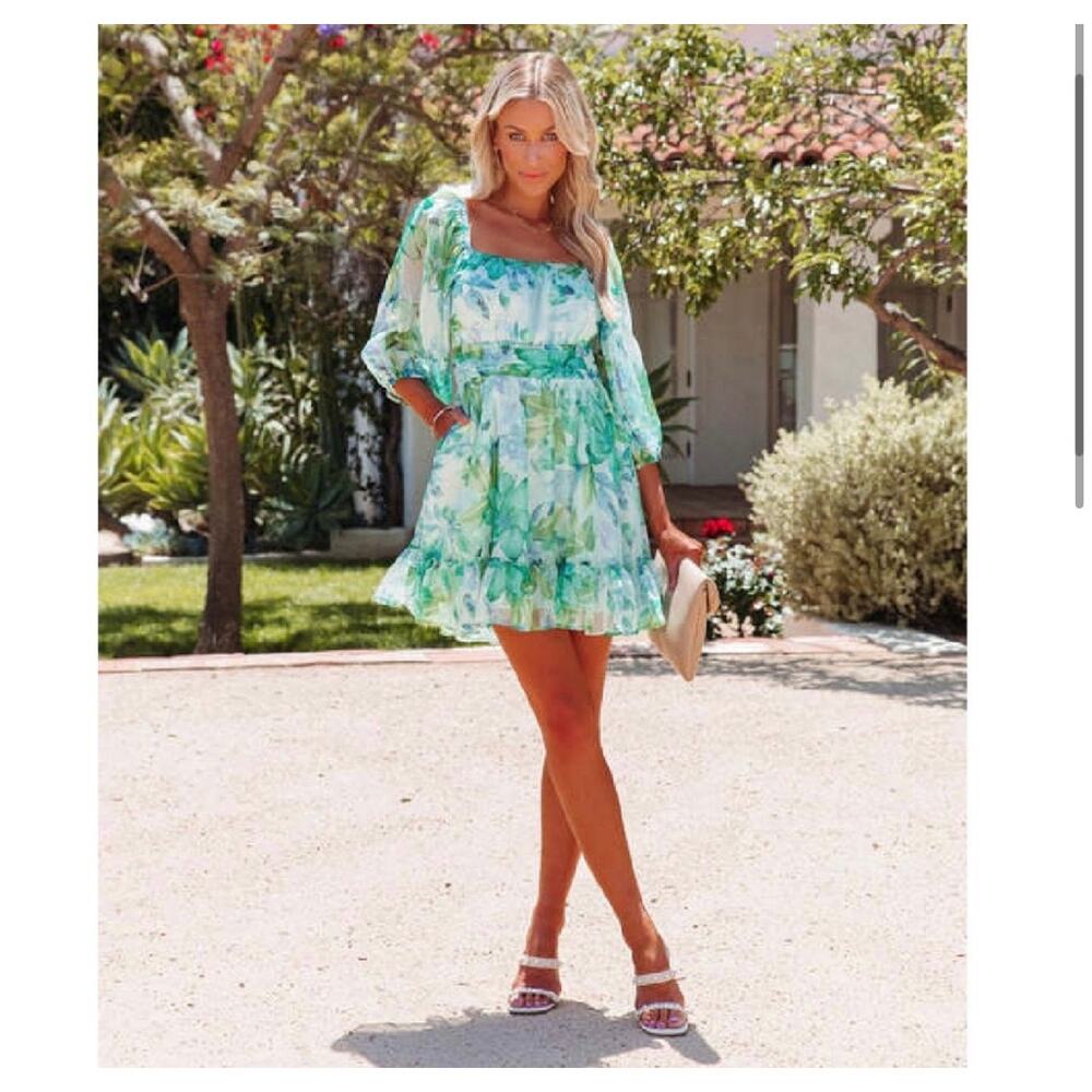OLIA NWT Green Flowy Sundress Cutout Back Floral Sz M - Gorgeous!!